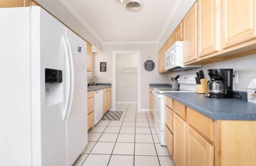 Amarillo House | Clyde's Cottage