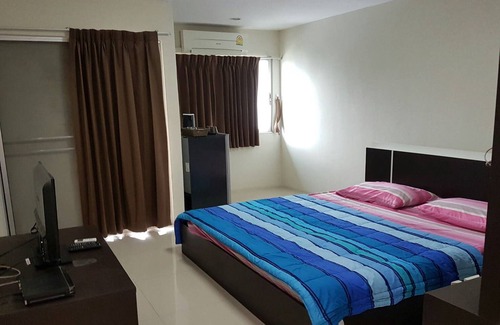 Nong Bon Hotel | CM House