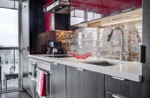 Toronto Entertainment District Apartment | CN lovers