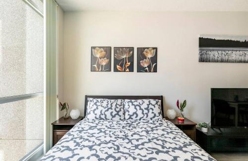 Fort York Apartment | CN Tower Luxe Suites - Prime Downtown Location