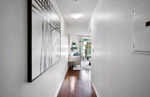 Fort York Apartment | CN Tower View with Free Parking, Pool, Gym, Free Skating, and More