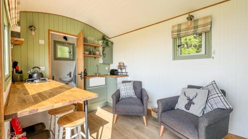 Marybank House | Cnocvann Croft Shepherd Huts