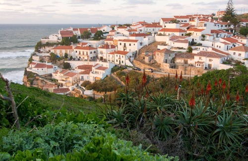 Santa Maria e Sao Miguel Apartment | Comfortable, bright holiday home in historical villa, near market