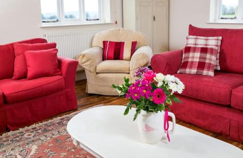Ewhurst Green House | Coach House Barn