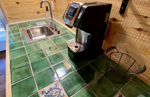 Lacy-Lakeview Cabin | Coach's Quarters - The Dugout - Come Spend The Night in the Trees!