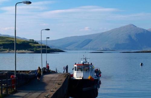 Port Appin House | Coachmans Bothy - 50m from the beach