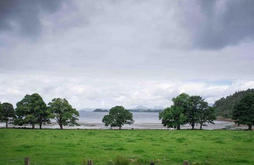 Port Appin House | Coachmans Bothy - 50m from the beach