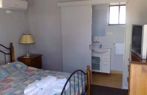 Moura Hotel | Coal 'n' Cattle Hotel Motel - Moura