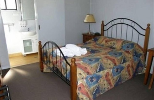 Moura Hotel | Coal 'n' Cattle Hotel Motel - Moura