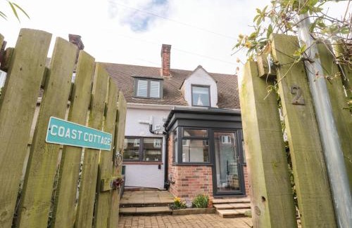 Bamburgh House | Coast Cottage