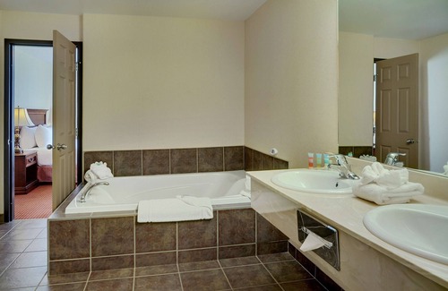 Grimshaw Hotel | Coast Grimshaw Hotel & Suites