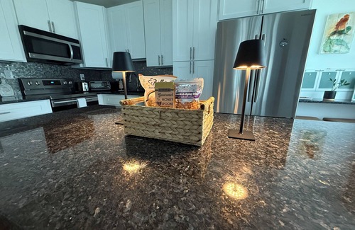 Jupiter Villa | Coastal 1 Bdrm Villa w/Private Balcony in a Tropical Oasis