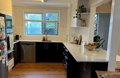 Floraville House | Coastal 4-bedroom home with ocean views