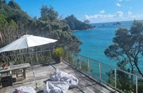 Whananaki North House | Coastal Bach with beautiful views and nearby beaches!
