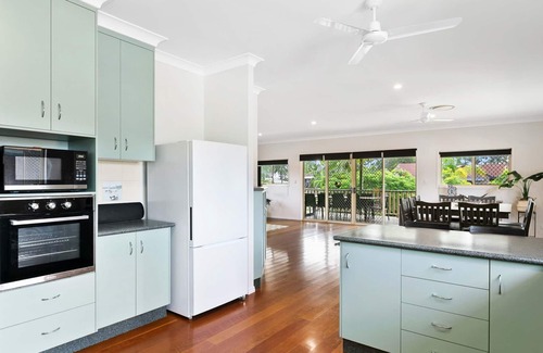 Traviston House | Coastal Bliss 3 Bedroom - CoastHM