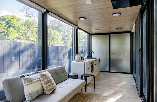 New Brighton Apartment | Coastal Bliss: New Brighton Eco Pod (50m Beach)