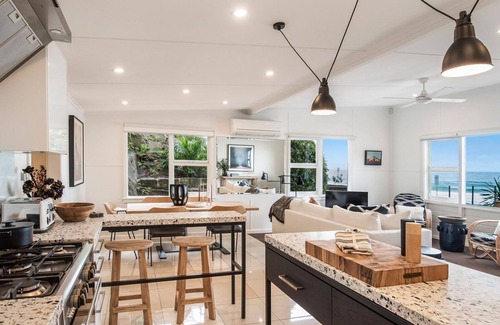 Palm Beach House | COASTAL BREEZE by Palm Beach Holiday Rentals