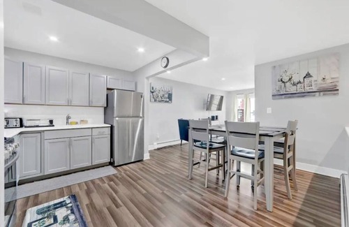 Queens Apartment | Coastal Breeze in the Rockaways