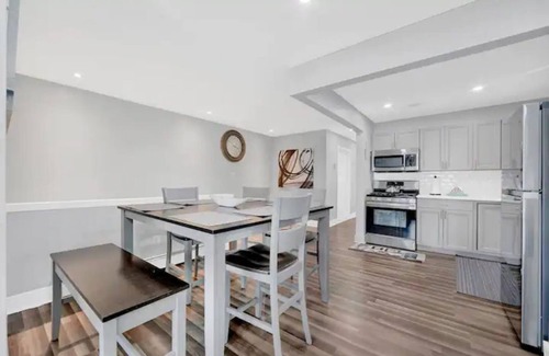 Queens Apartment | Coastal Breeze in the Rockaways