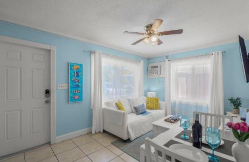 Siesta Key House | Coastal Breeze Siesta Dolphin "A"