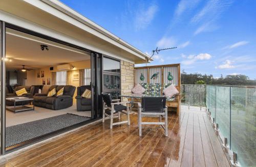 Raglan House | Coastal Calm - Raglan Holiday Home