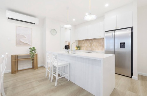 Bargara House | Coastal & Centrally located 3-bedroom House, Pet-friendly in delightful Bargara!