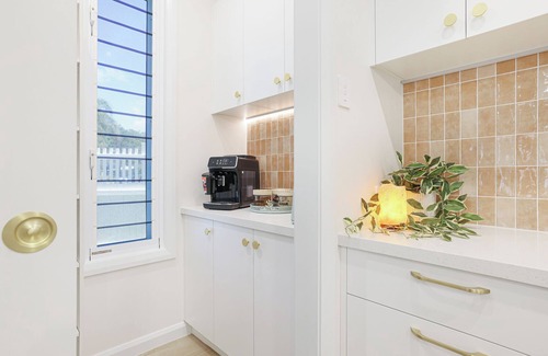 Bargara House | Coastal & Centrally located 3-bedroom House, Pet-friendly in delightful Bargara!