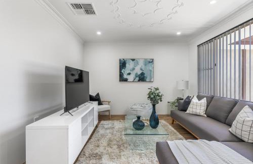 Halls Head House | Coastal Charm: Halls Head Getaway in Mandurah