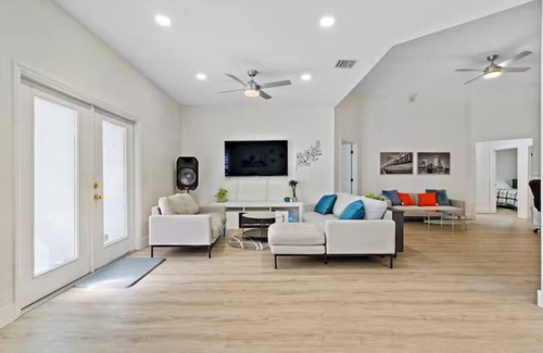 St. Petersburg - Clearwater House | Coastal Charm House near St. Pete Downtown
