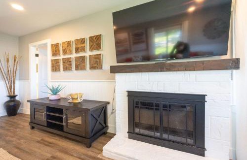Montara House | Coastal Charm Inviting 3 BR Montara Home