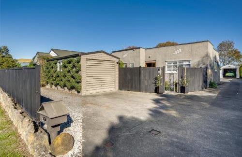 Napier House | Coastal Charm - Napier Holiday Home