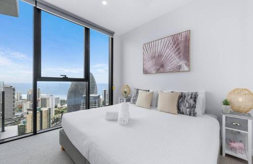Broadbeach Apartment | Coastal Chic 2 Bed Apt in Broadbeach