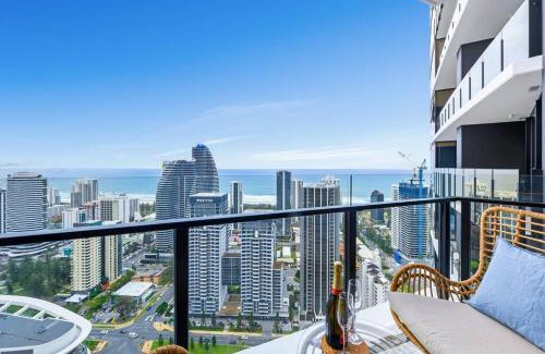 Broadbeach Apartment | Coastal Chic 2 Bed Apt in Broadbeach