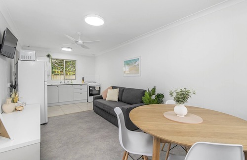 Crescent Head Apartment | Coastal Chic Apartment Only Minutes to the Beach