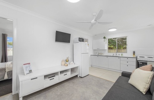 Crescent Head Apartment | Coastal Chic Apartment Only Minutes to the Beach