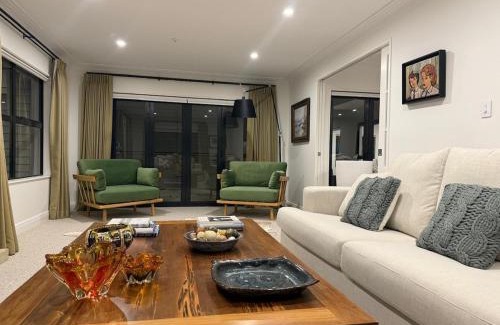 Mairangi Bay House | Coastal Chic - Luxury at the Beach