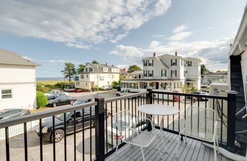 Old Orchard Beach Apartment | Coastal Comfort: Steps to Beach & Ocean Views