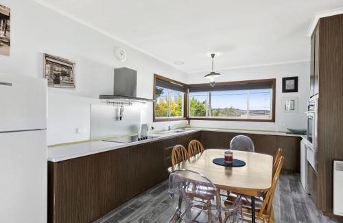 Torquay House | Coastal Comfort 3 Bedroom