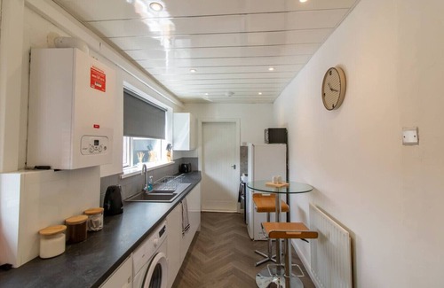 South Shields Apartment | Coastal Comfort Haven 3BR Retreat