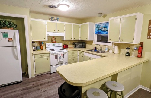 Port O Connor House | COASTAL CORAL -A few steps to the Beach, Pier, Park & close to all Boat Ramps.