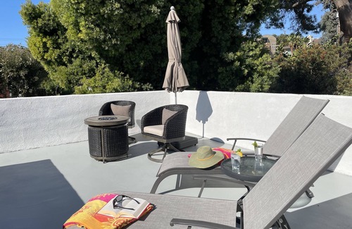 Del Mar Heights Apartment | Coastal Del Mar studio with fabulous views - 10 min walk to the beach!
