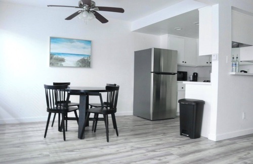 Huntington Beach Apartment | Coastal Enclave 2-bedroom apartment in Huntington Beach - Dog Beach