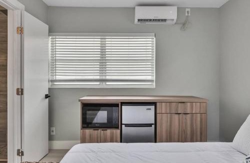 North Beach Apartment | Coastal Escape, Hollywood Beach Proximity