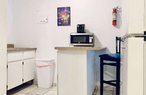 Jarealito Apartment | Coastal Express Inn & Suites #1 at 681 Ocean Drive