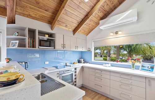 Half Moon Bay House | Coastal Family Getaway with Pool | Wi-Fi & Netflix
