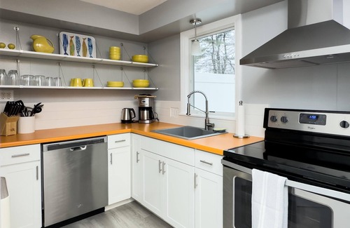 Freeport House | Coastal Freeport Flat - 5 minutes from town