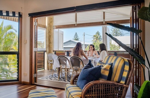 Dicky Beach House | Coastal Getaway Across From Dicky Beach