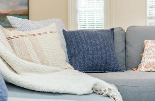 Ridge Wood Heights House | Coastal Getaway minutes from Siesta Key Beach