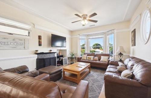 Townsite House | Coastal Haven in Oceanside- Cozy Beach Getaway home