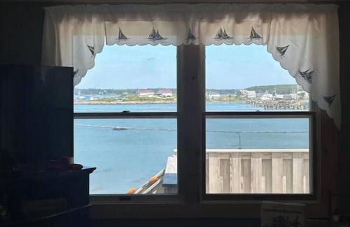 Beals House | Coastal Haven